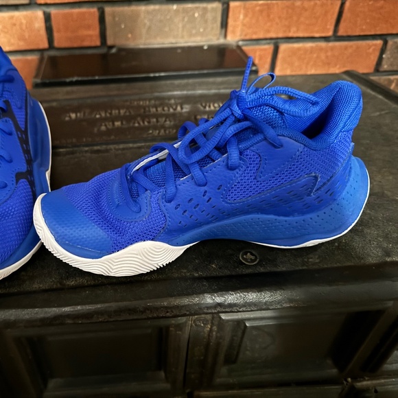 Under Armour Unisex-Child Grade School Jet '23 Basketball Shoe - Picture 1 of 4